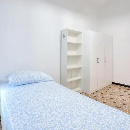 3 Bedroom Awesome In * 热那亚