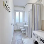 3 Bedroom Amazing In Appartement Genua
