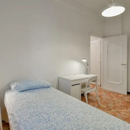 3 Bedroom Awesome In ג'נובה